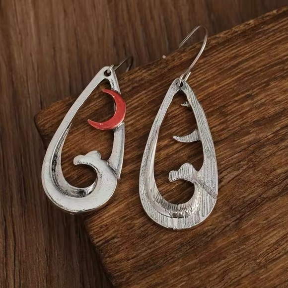 Tibetian Silver Bohemian Ocean Waves & Red Crescent Moon Tear Drop Earrings - Picture 3 of 6